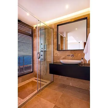 Βίλα Sleeps 8 Pool Air Con Wifi