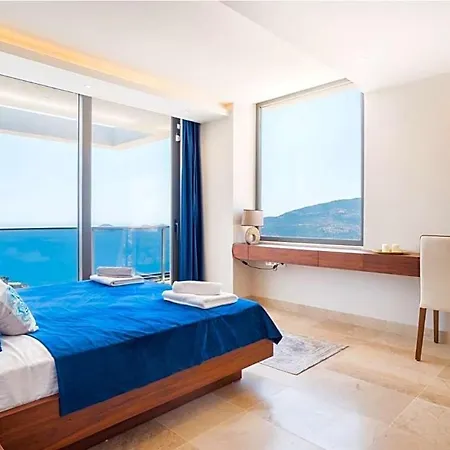Sleeps 8 Pool Air Con Wifi *