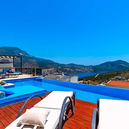 Sleeps 8 Pool Air Con Wifi