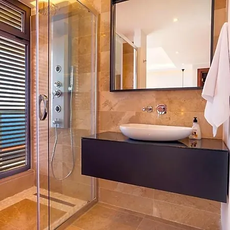 Βίλα Sleeps 8 Pool Air Con Wifi Καλκάν
