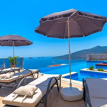 Sleeps 8 Pool Air Con Wifi *